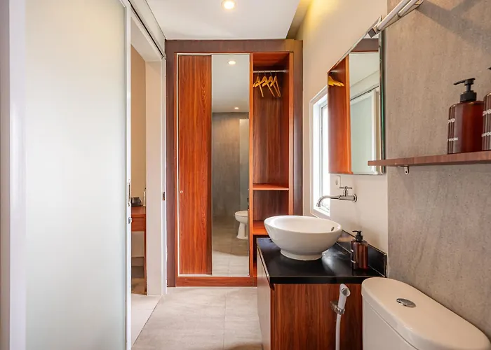 Guest house Cove Puspa 3*